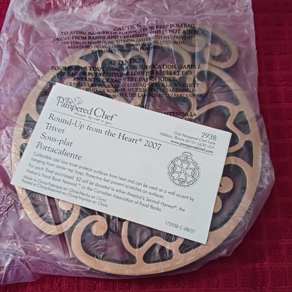 2007 Pampered Chef RoundUp from the Heart Trivet NEW - Retired - Picture 2 of 4